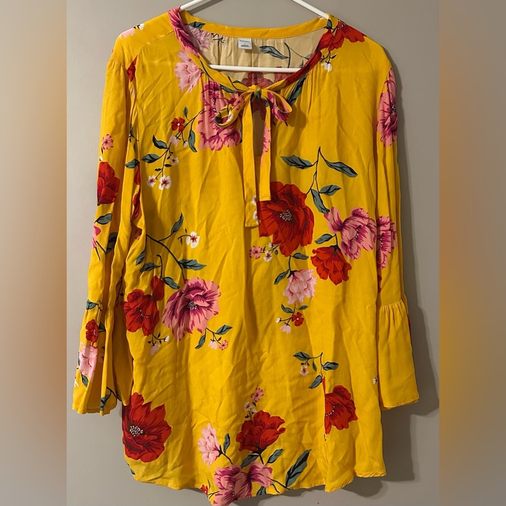 OLD NAVY size L, yellow with floral design 3/4 length sleeved tie at neck blouse